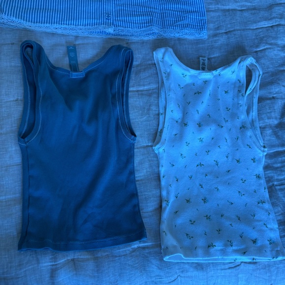 SKIMS Ribbed Tank Top Bundle of 3 in Slate Blue Floral Stripes Size XS - Picture 8 of 9